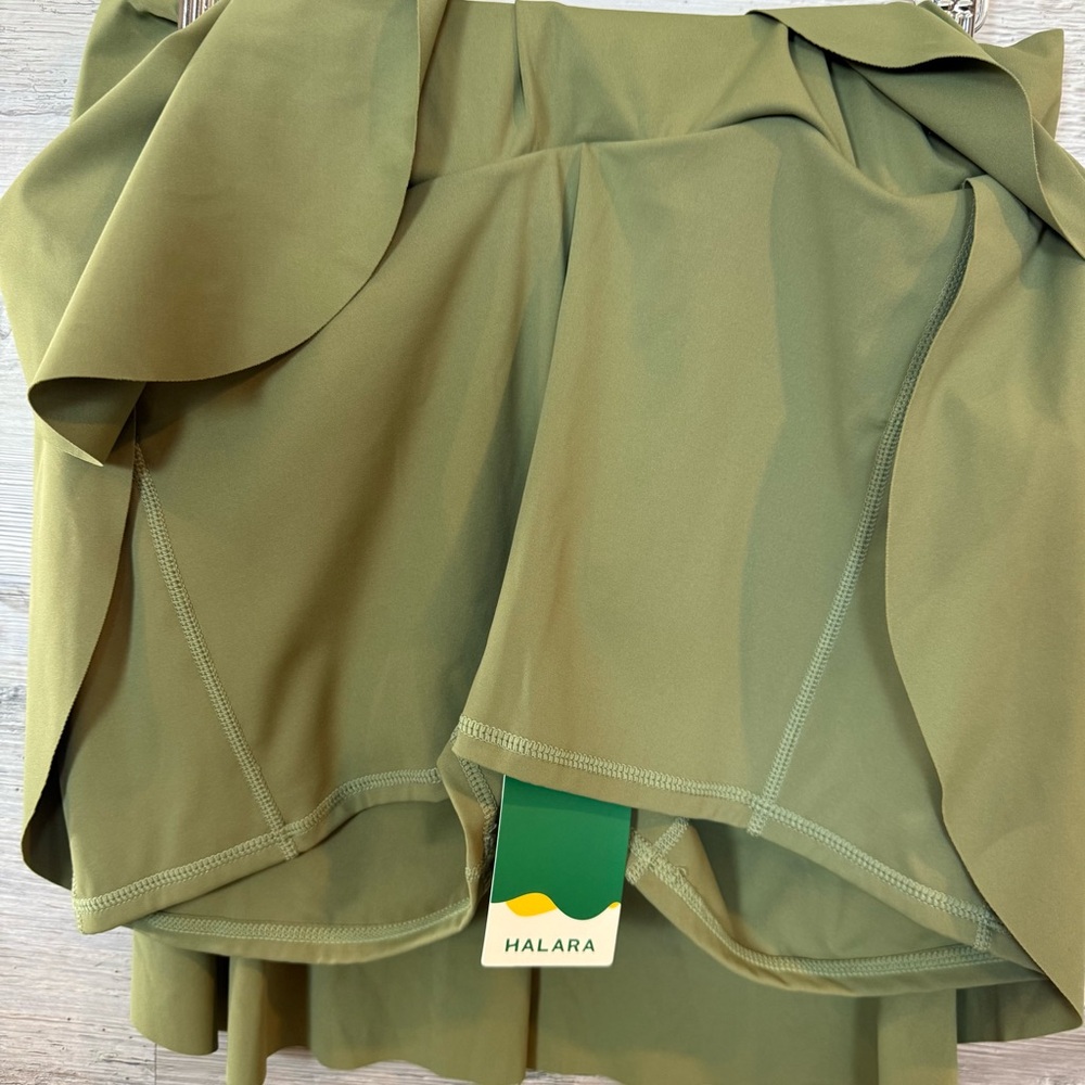 Halara Crossover Pleated Tennis Skort Olive Green XL - Picture 4 of 8